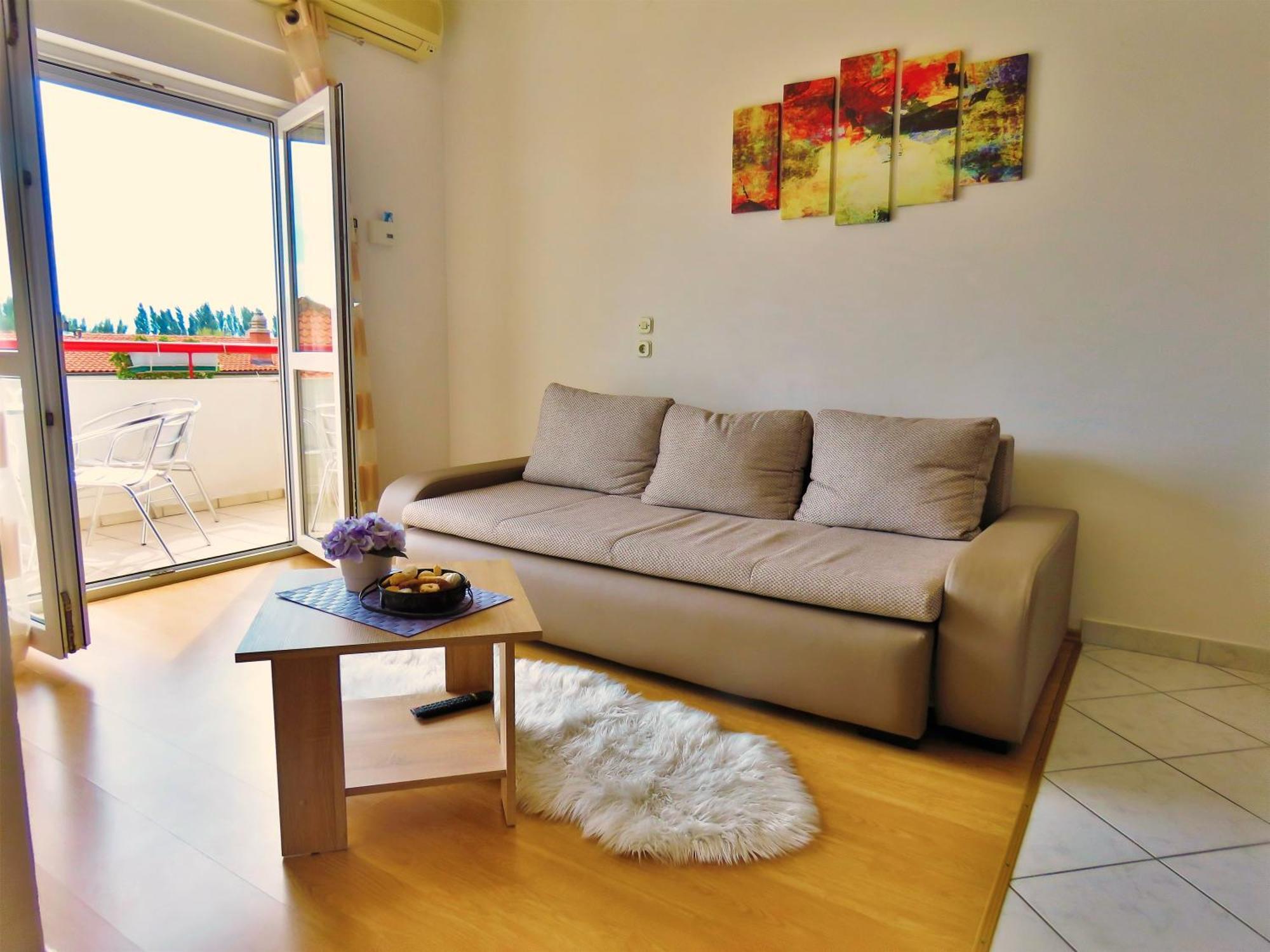 Apartments Zvone Omis Bilik gambar