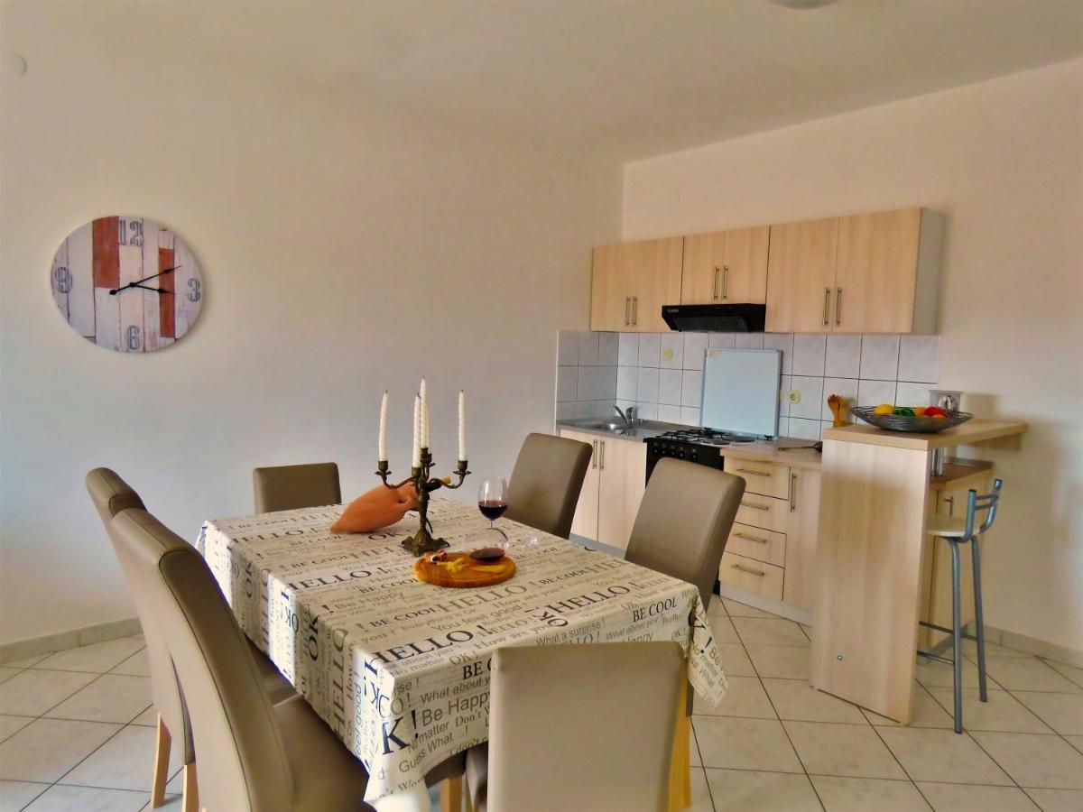 Apartments Zvone Omis Luaran gambar